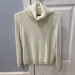 lulu’s white turtleneck sweater
